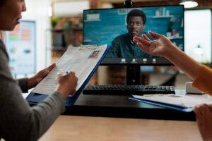 Online vs In Person Coaching in Mauritius Pros and Cons